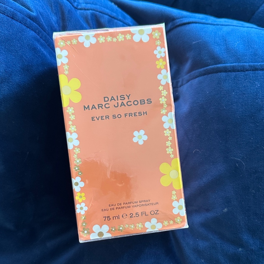 Marc Jacobs Daisy Ever So Fresh in Orange Floral Box